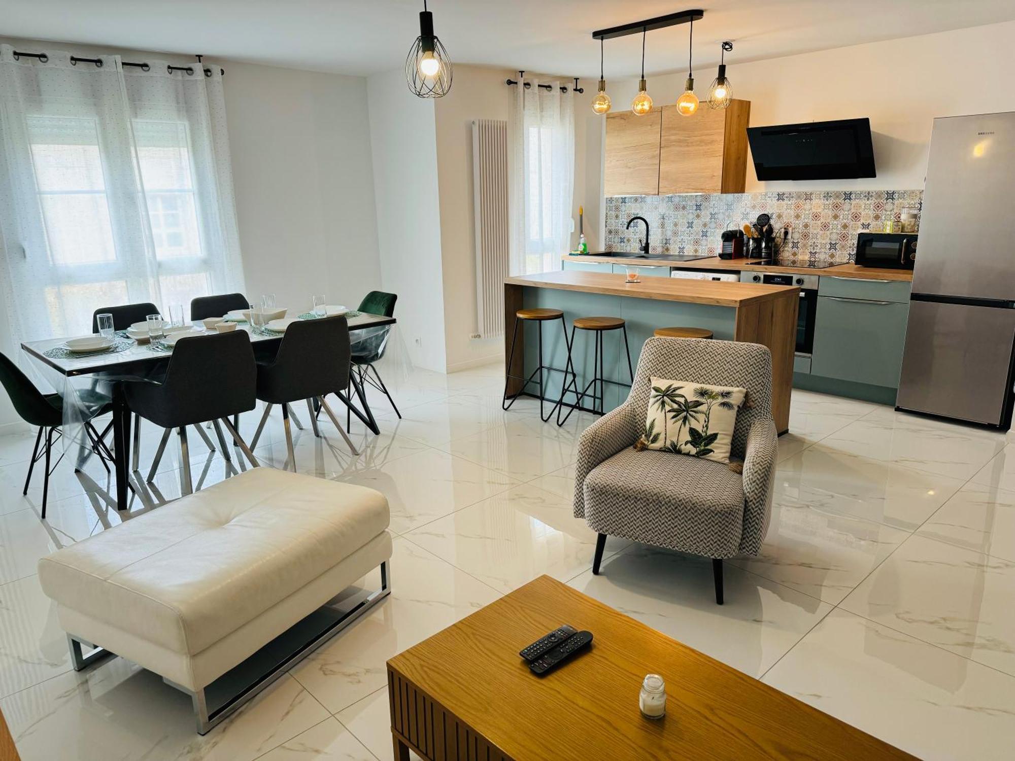 Premium 4 Stars - Antigone Apartment